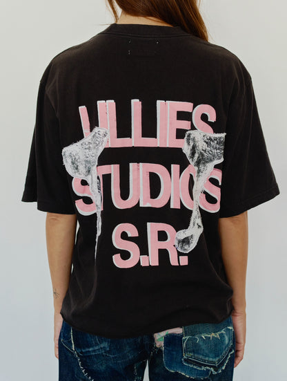 Recycled Black Graphic Print T-shirt – back view worn, pink Lillies Studios S.R. graphic with hand-painted details, upcycled – Lillies Studios